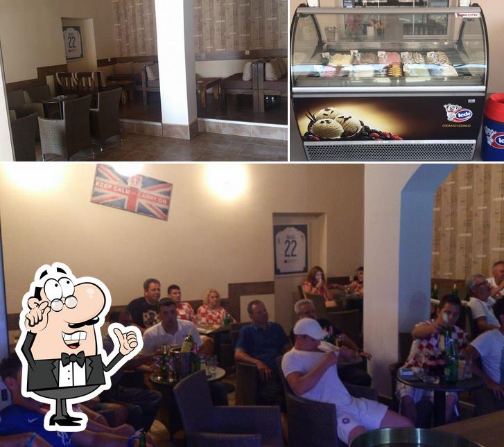 Questa è la immagine che raffigura la interni e cibo di Caffe bar No1