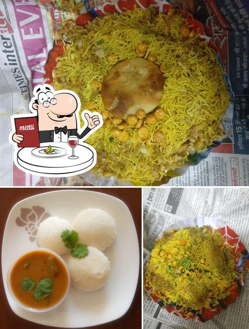 Food at Vijay Bhelpuri