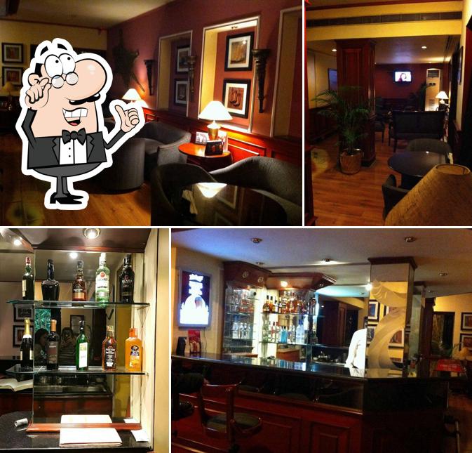 Hunter Bar - The Crown