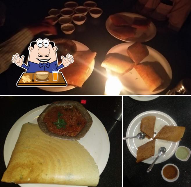 Food at GJ-5 Fancy Dosa