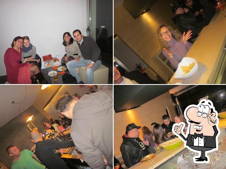 Tra le diverse cose da Bar 3 Scimmie si possono trovare la interni e bancone da bar