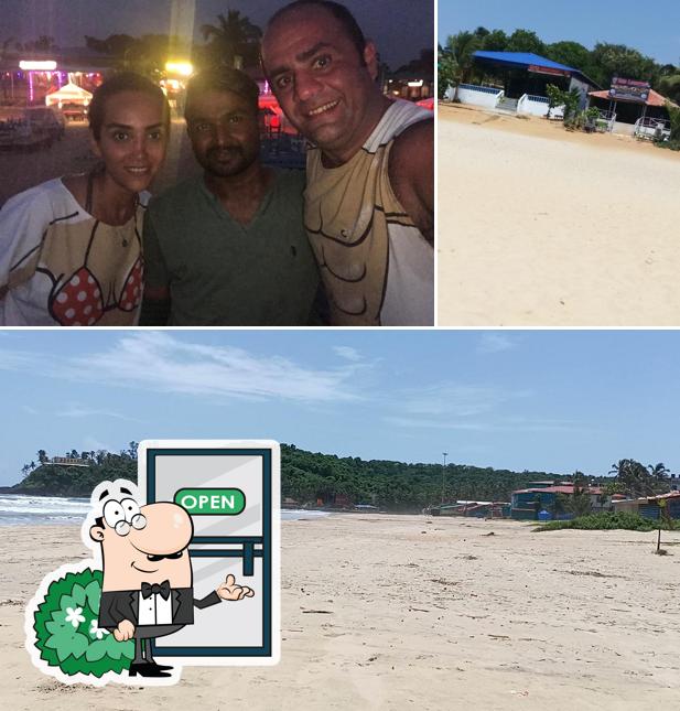 The exterior of RED LOBSTER