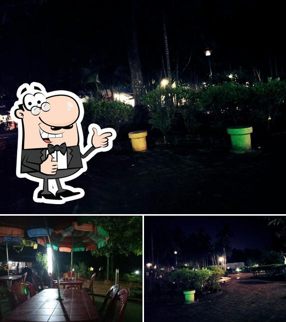 Here's a pic of Mo Petta Puja