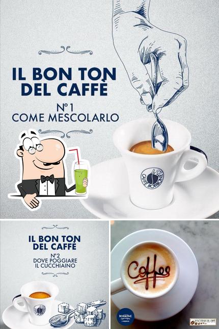 Goditi qualcosa da bere a Caffè Borbone L'aquila