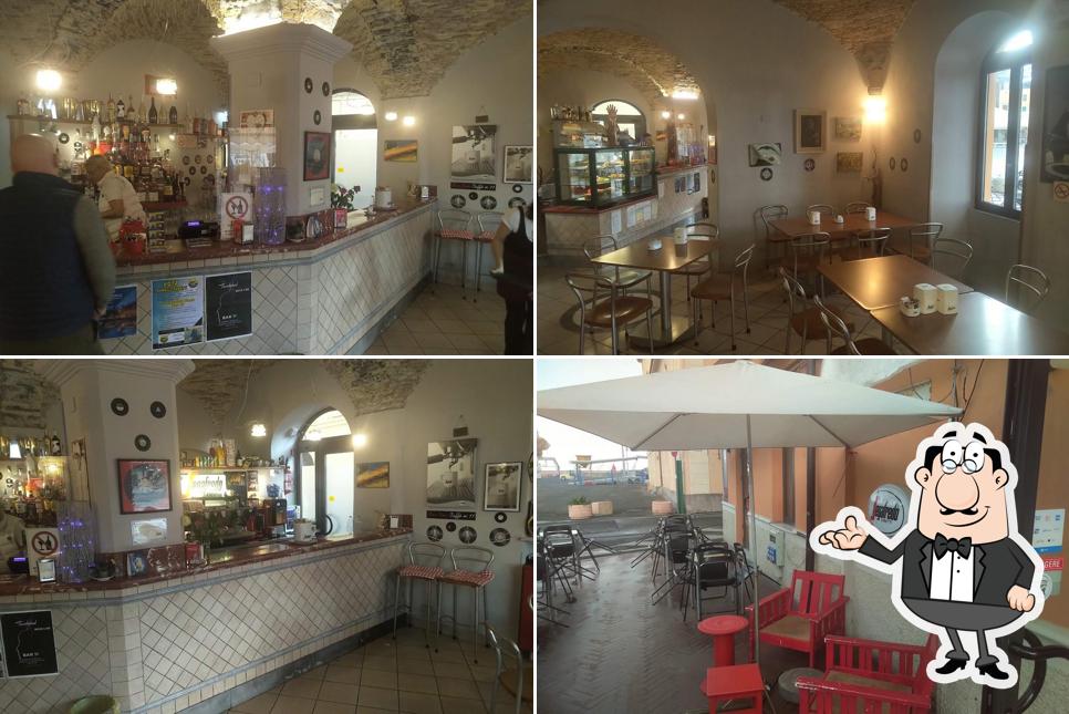 Gli interni di Bar Bon Caffè al N.11