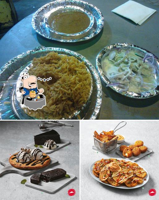 Food at Pizza Hut Corner Market, New Delhi