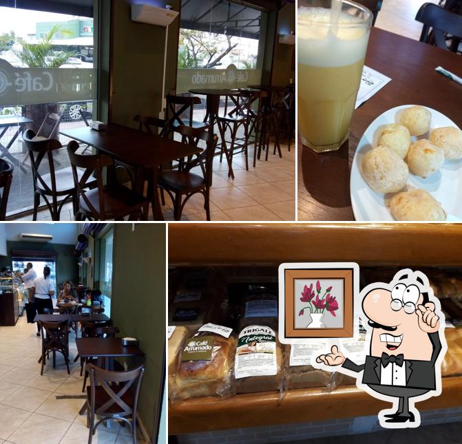 O interior do Café Arrumado