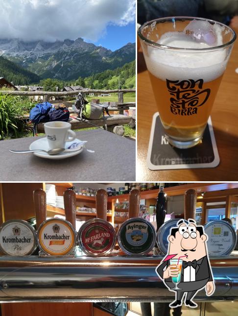 Goditi un drink dal menu