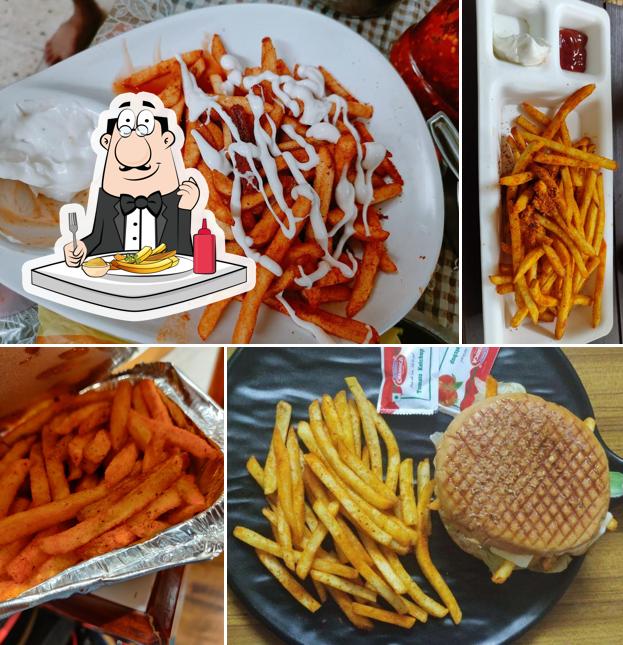 Try out chips at Farmaaish Cafe
