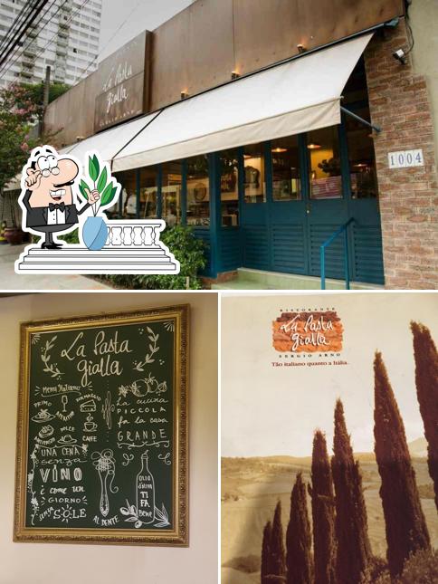 A La Pasta Gialla - Unidade Moema se destaca pelo exterior e quadro-negro