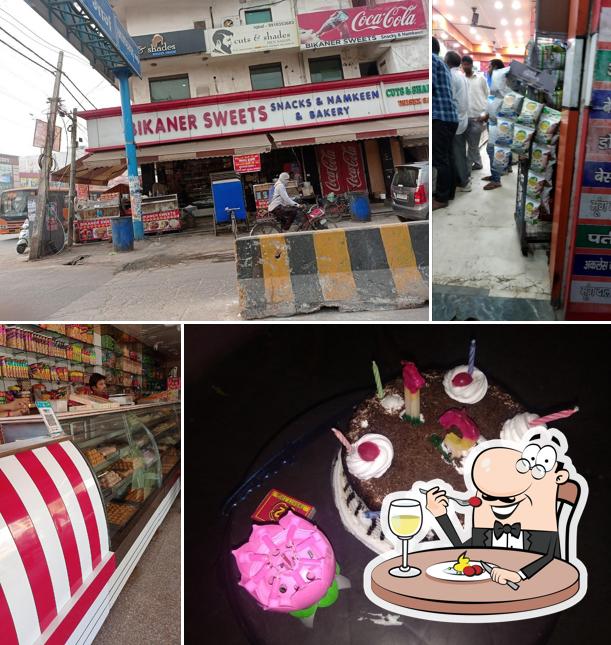 Food at Om Bikaner Sweets