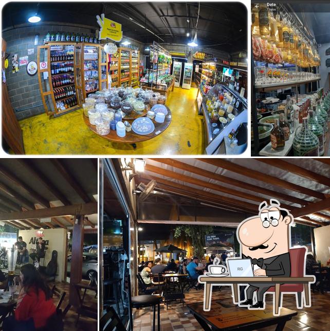 O interior do Casa do Chopp Altena