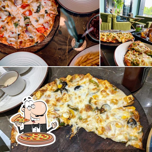 Try out pizza at FOMO