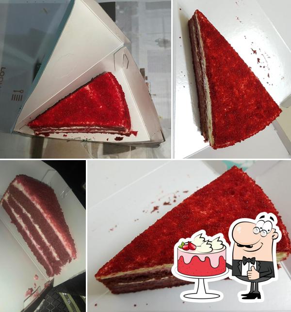 Red velvet cake at Sweet Truth JB Nagar