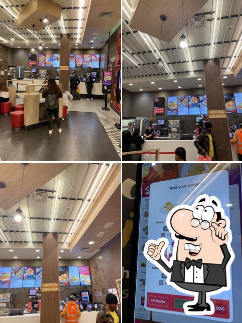 Dai un'occhiata agli interni di Jollibee