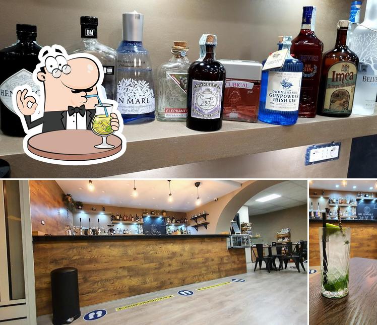 La immagine della bevanda e interni di Bar Centrale di Fabio Varchione