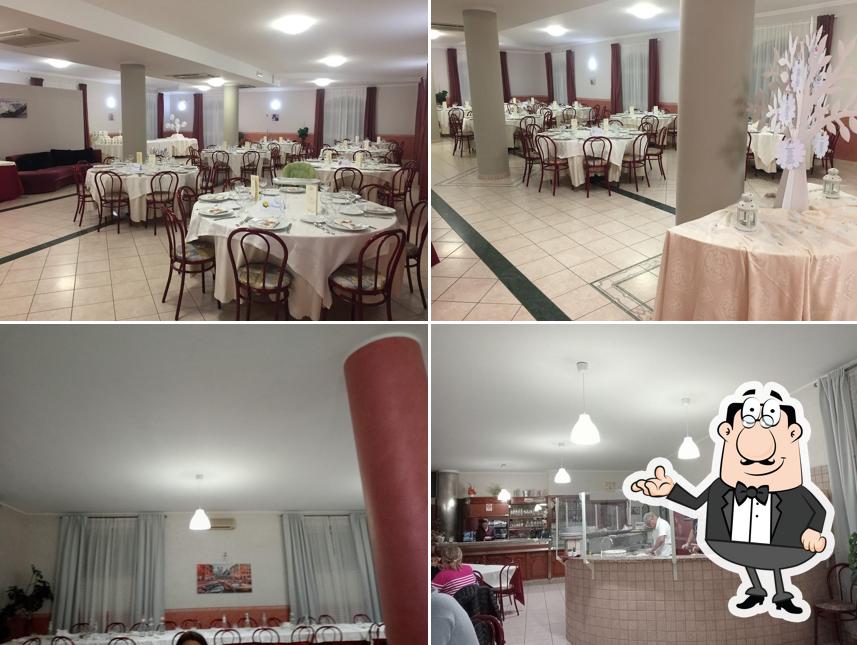 Siediti a un tavolo di Del Papa Gelsomina
