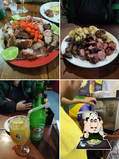 Comida em Espetaria do Ney