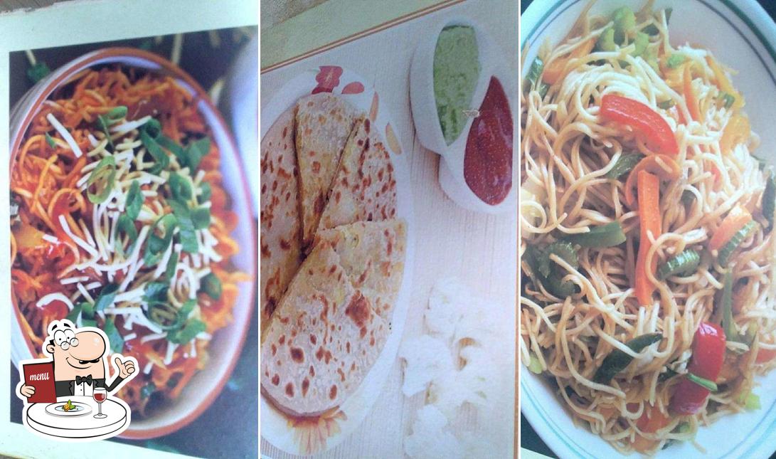 Food at Karni Palace Hotel (Desi Punjabi Dhaba)
