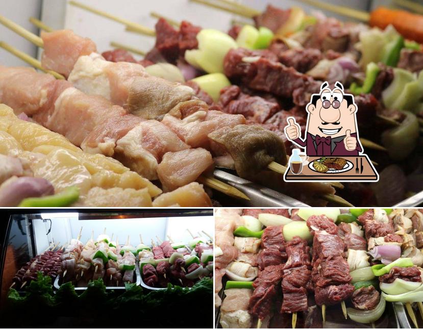 Tudão Espeteria Bar oferece refeições de carne