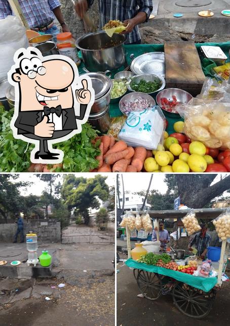 See this picture of Chennai Bhel Puri