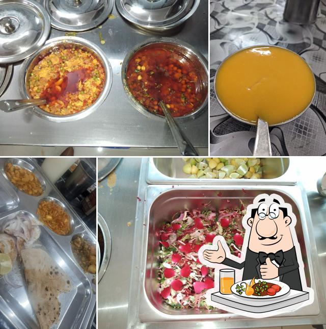 Food at Rajwadi Bhojnalay