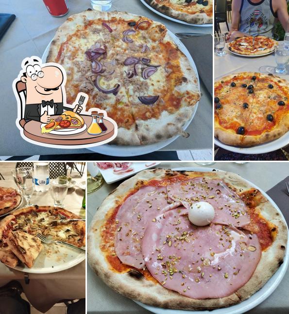 Prova una pizza a Ristorante Pizzeria Matera Annunziata 1735 - Centro Storico