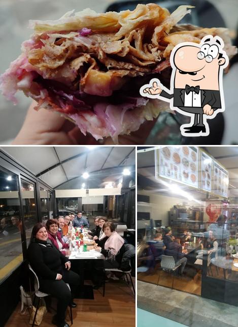 Questa è la foto che raffigura la interni e cibo di Kebap "Turkish Ayasofya"