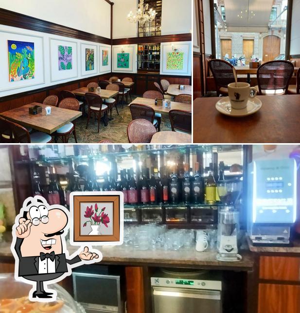 Dai un'occhiata agli interni di Caffé Mozart Dai un'occhiata agli interni di Caffé Mozart