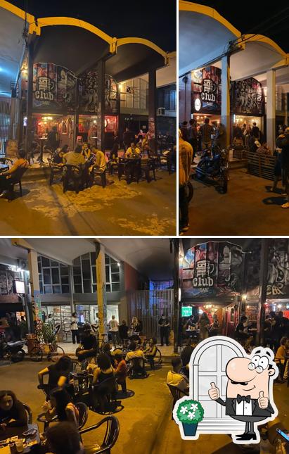 O exterior do Club Bar