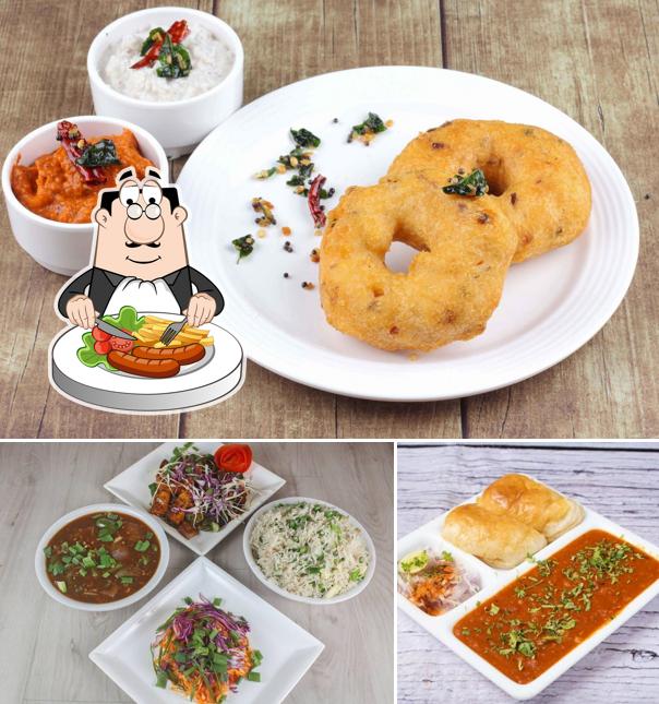 Food at Dosa Plaza