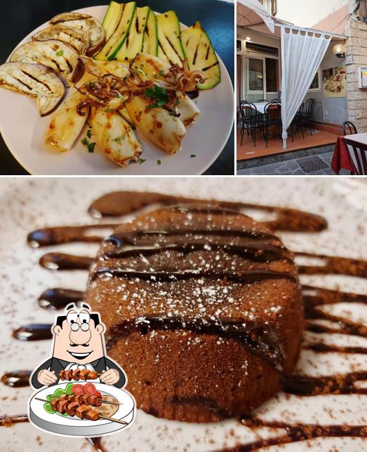 La cibo e interni del ristorante