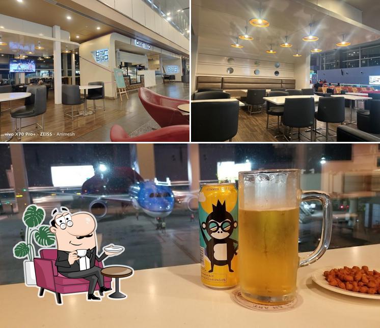 Check out how Bar 380° looks inside