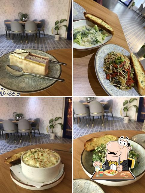 Check out the picture depicting food and interior at Brewsberry