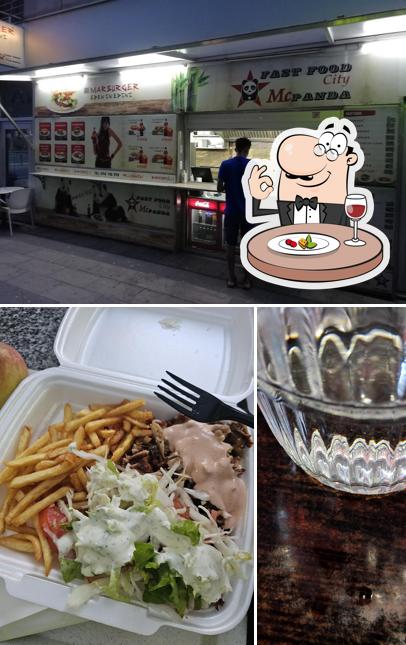 La foto di cibo e interni da MC Panda Fast Food