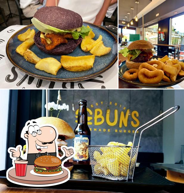 Prova un hamburger a Buns Homemade Burger