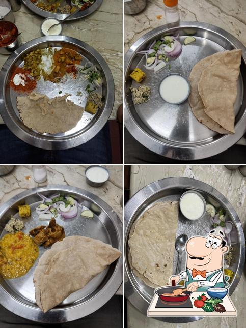 Chicken curry at Prabhu Khanavali