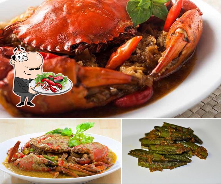 Get seafood at Surali Wadi Beach Resort With swimming pool - Karde, Dapoli