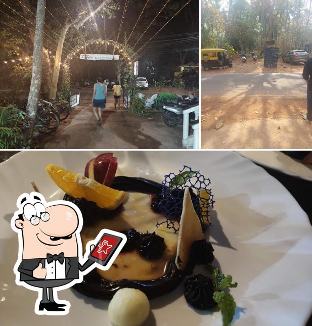La Fetta is distinguished by exterior and food