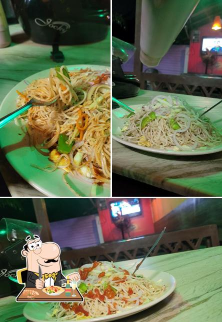 Pad thai at Apurba Chinese