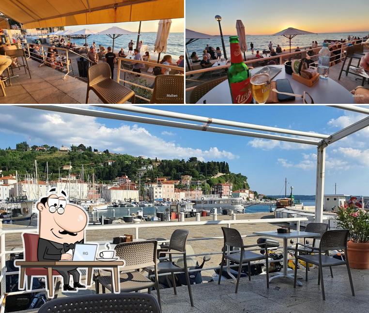 Caffe Teater si caratterizza per la interni e cibo