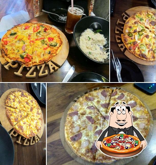 At Crostini woodfire Pizzeria, you can order pizza