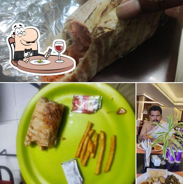 Food at Shaandar Shawarma by Roxtarz