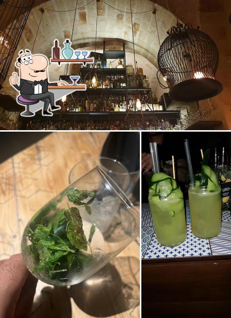 Dai un'occhiata agli interni di Alchemico Bar e Cose