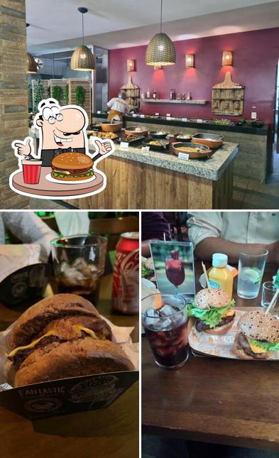 Os hambúrgueres do Chão Goiano Parque Restaurante irão satisfazer uma variedade de gostos