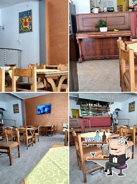 Gli interni di Rio bar - pizzeria