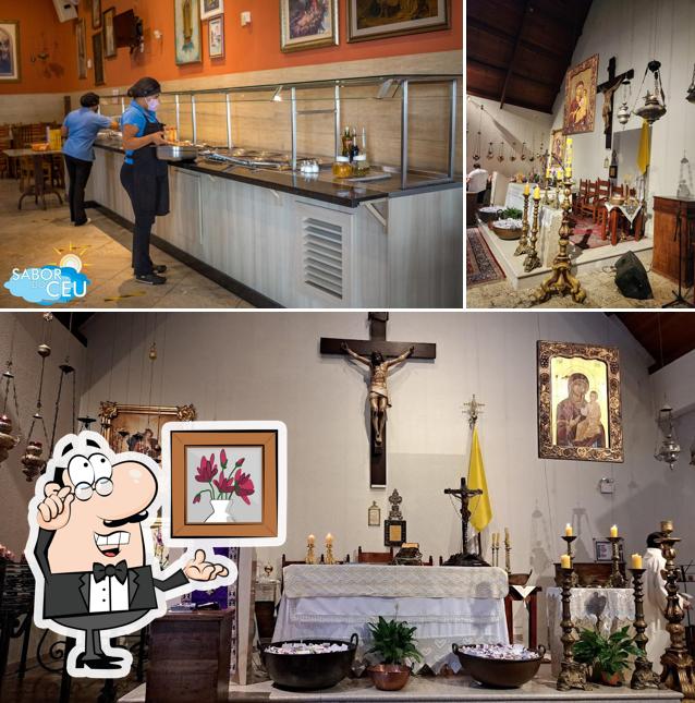 Sente em uma das mesas no Restaurante Sabor do Céu