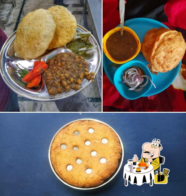 The image of food and interior at Shri Gopi ram Poori Wale