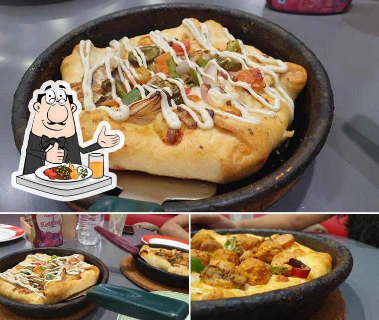 Meals at Pizza Hut Phoenix Market City Mall, Pune