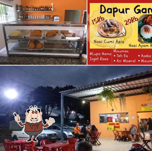 Entre diferentes coisas, comida e exterior podem ser encontrados no Point do Pastel 2